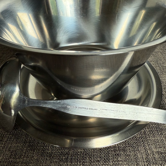 Vintage MCM Raimond Dutch 18/8 Stainless Steel Bowl and Ladle - Picture 6 of 6